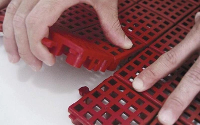 Piso De Plastico Para Vestiários