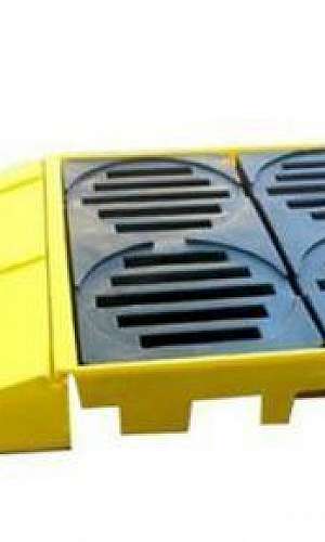Pallet de contenção com rampa Pallet de contenção com rampa